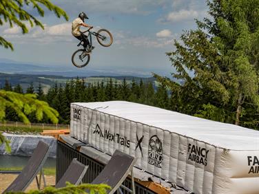 Image for: 1 TAG  FREESTYLE PLAYGROUND AIRBAG